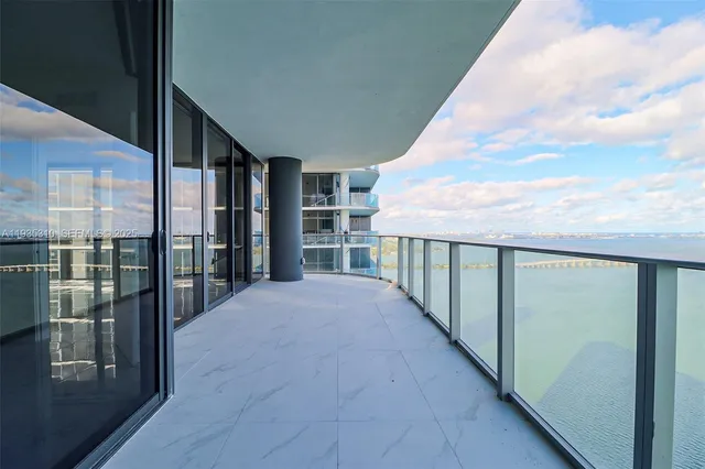 $40,000 | 700 Northeast 24th Street, Unit 4201, Miami, FL 33137