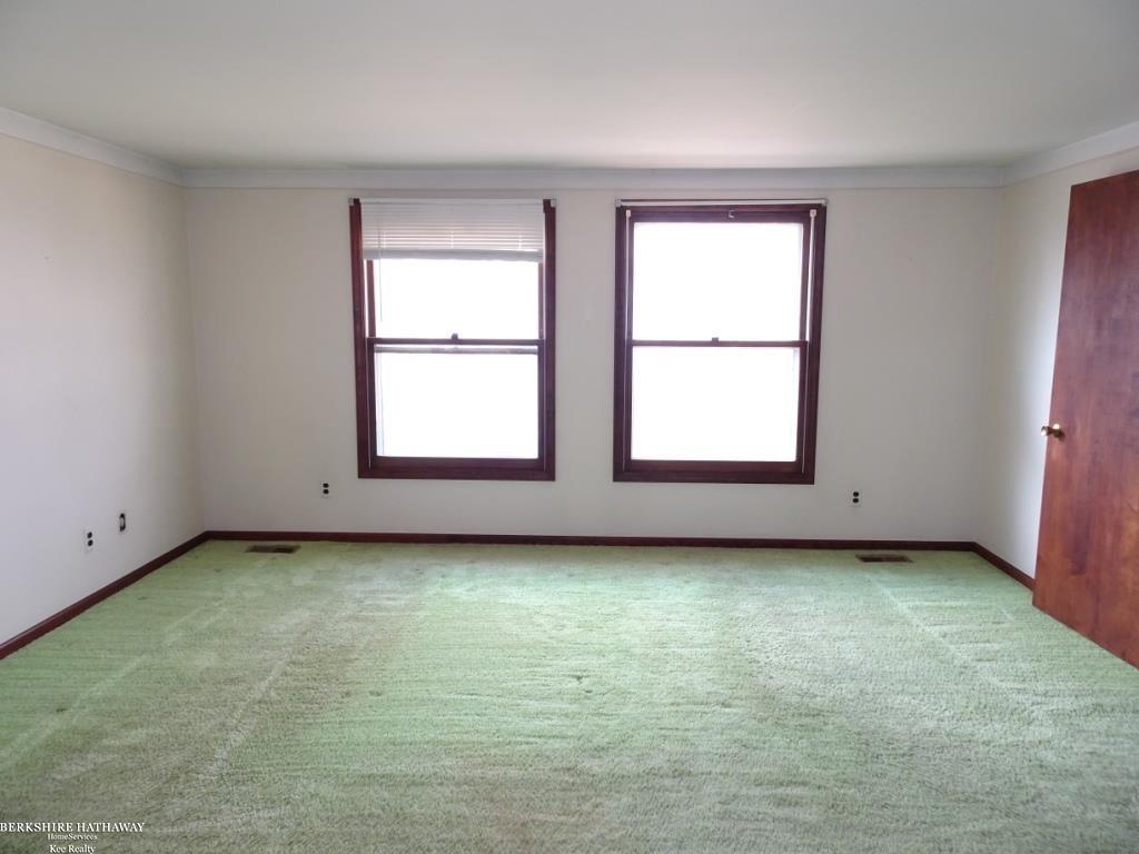 18247 Stephens Road Eastpointe, MI 48021 - Photo 28 of 53 50134771-2afc1aef-2376-4bc0-8459-77dcee2ab73a.JPG
