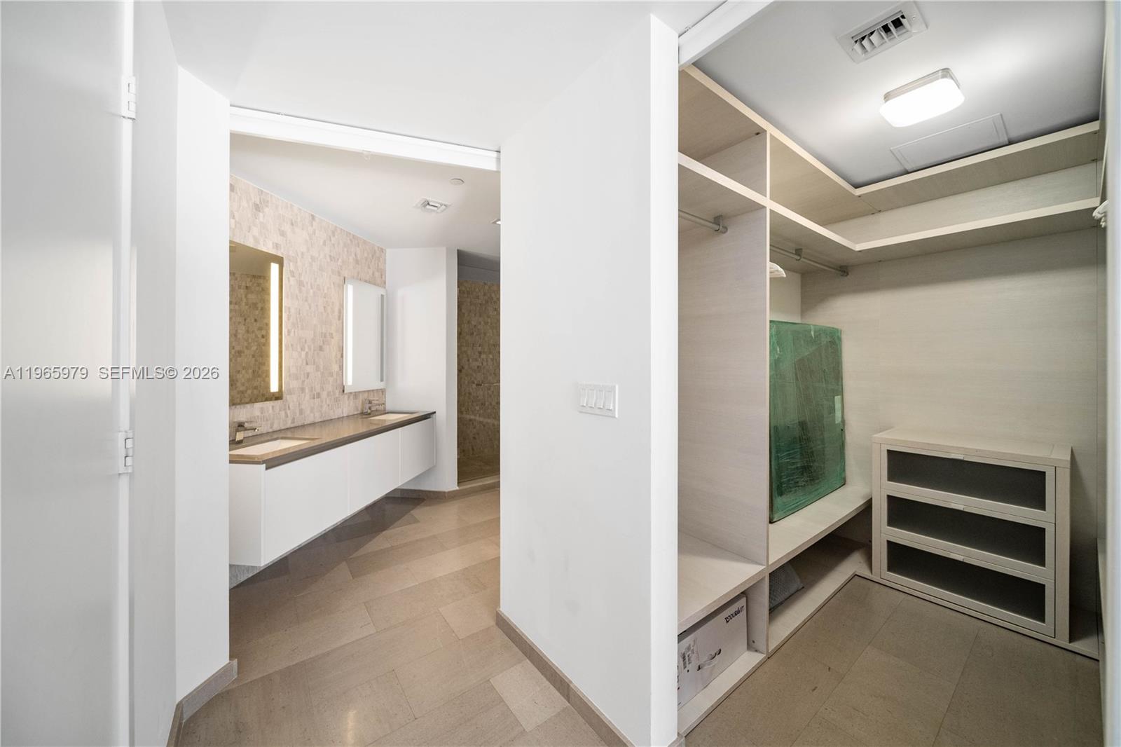 68 Southeast 6th Street, Unit 1201 Miami, FL 33131 - Photo 19 of 38