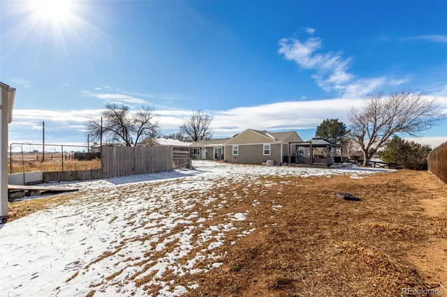 a view of street with view of building
