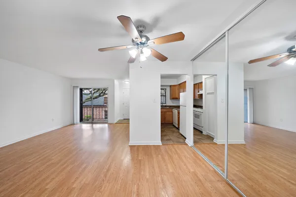 $1,300 | 711 Holiday Drive, Unit 72, Galveston, TX 77550