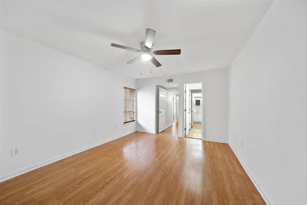 $1,300 | 711 Holiday Drive, Unit 72, Galveston, TX 77550