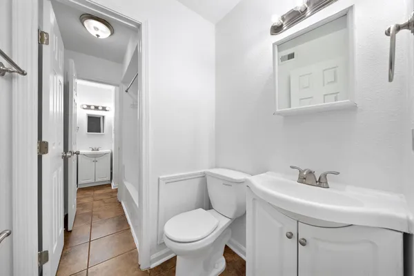 $1,300 | 711 Holiday Drive, Unit 72, Galveston, TX 77550