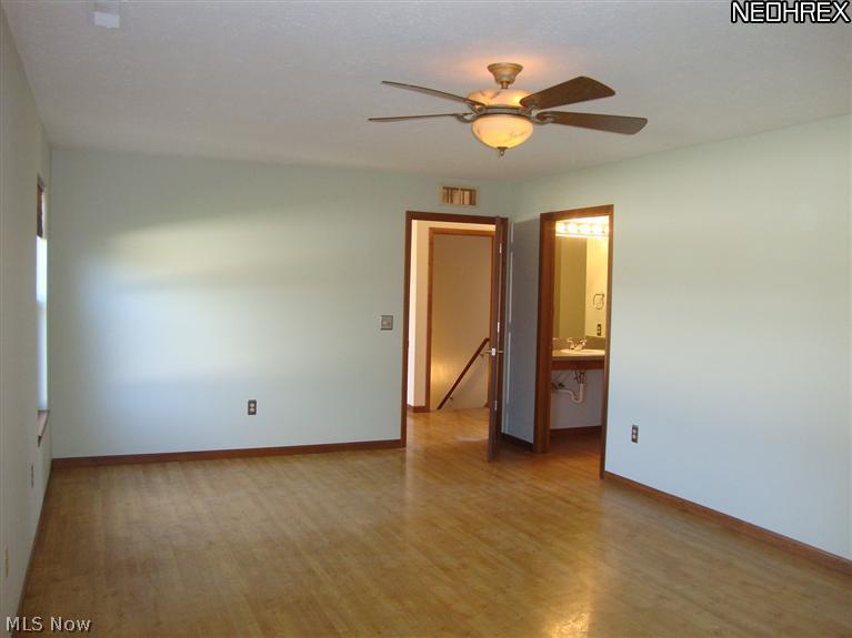 5519 Ridgeview Boulevard North Ridgeville, OH 44039 - Photo 13 of 25