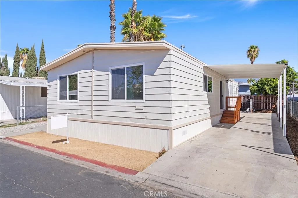 1097 North N State, Unit 194 Hemet, CA 92543 - Photo 1 of 1