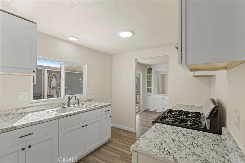 1097 North N State, Unit 194 Hemet, CA 92543 - Photo 5 of 19