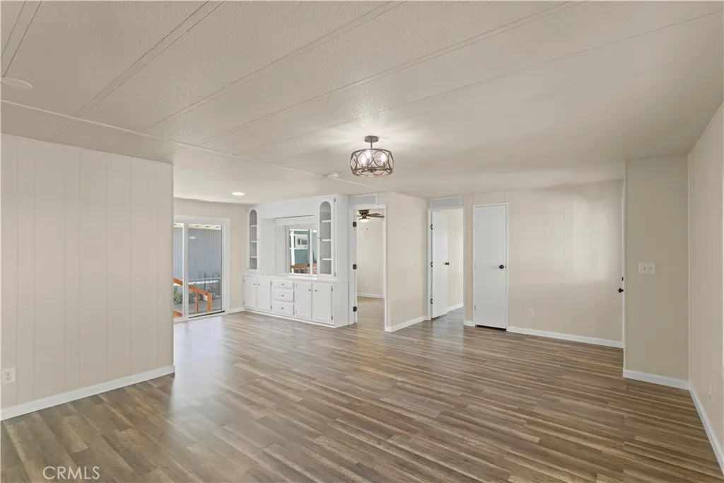 1097 North N State, Unit 194 Hemet, CA 92543 - Photo 8 of 19