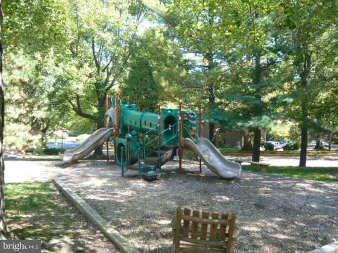 2184 Golf Course Drive Reston, VA 20191 - Photo 21 of 21 Community Amenities 2