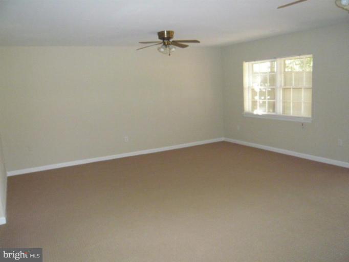 2184 Golf Course Drive Reston, VA 20191 - Photo 10 of 21 Family Room