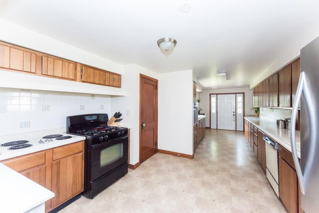 8475 Peebles Road Pittsburgh, PA 15237 - Photo 5 of 25