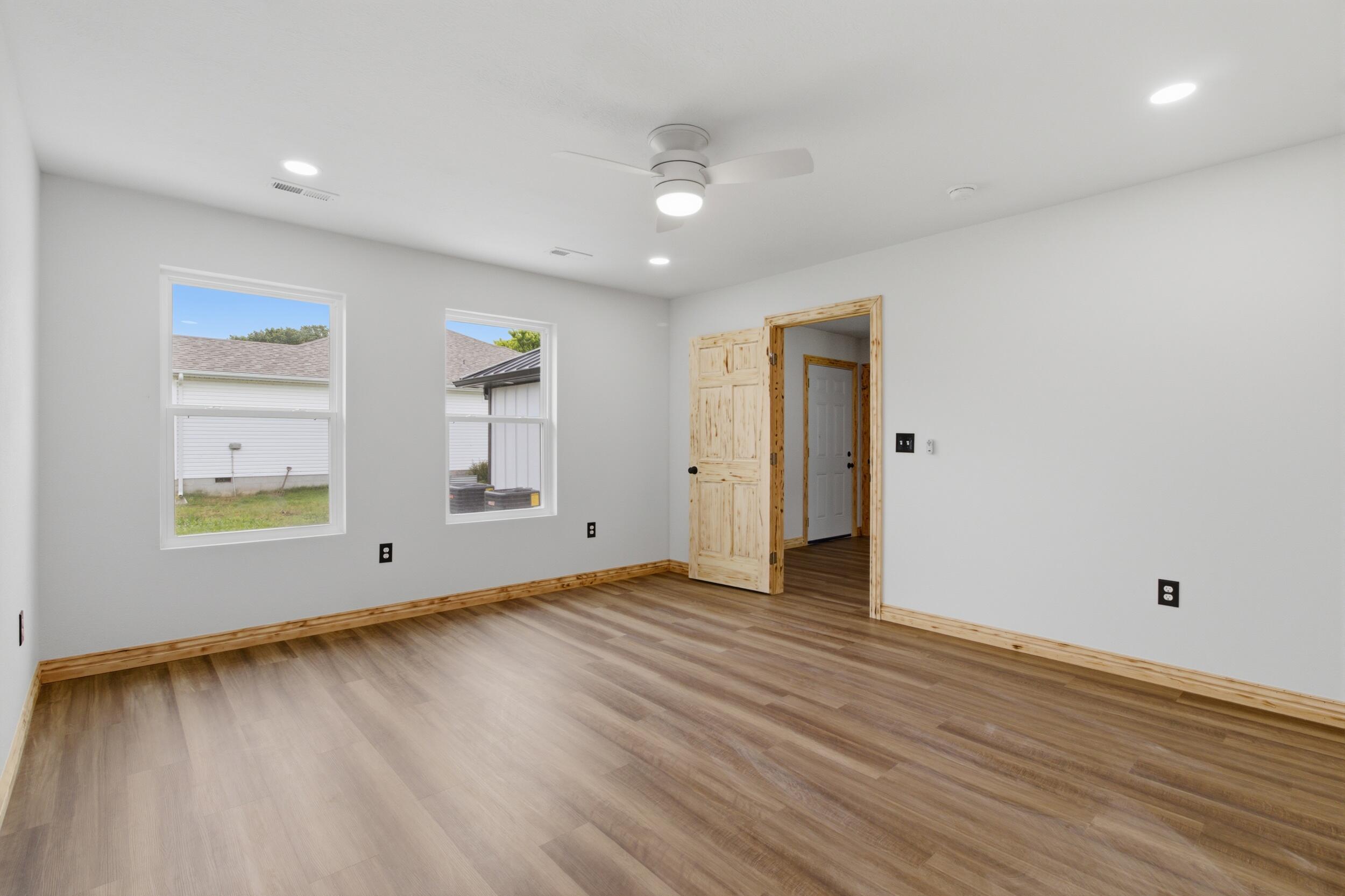 206 Travis Street Monett, MO 65708 - Photo 21 of 50 23_img_3431