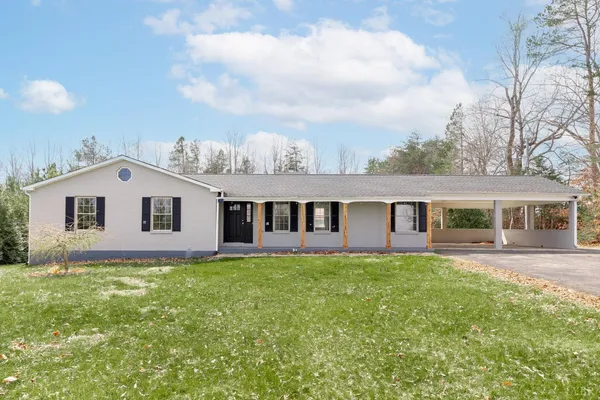 a view of house and outdoor space