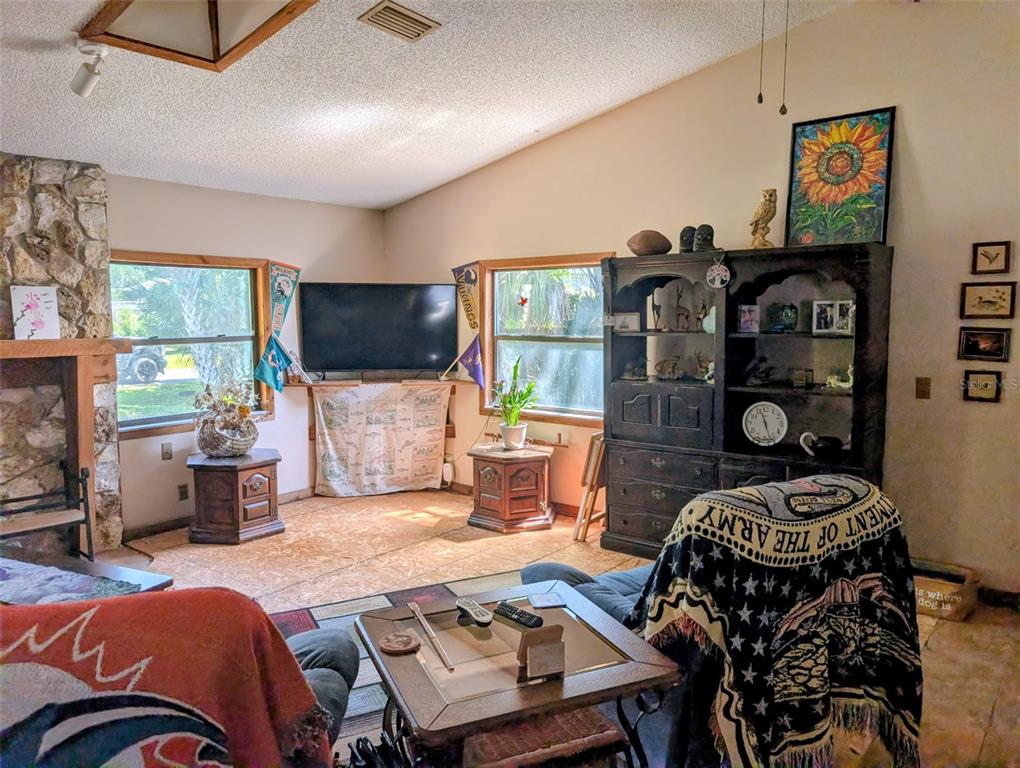 24514 Bonnet Road Astor, FL 32102 - Photo 24 of 37