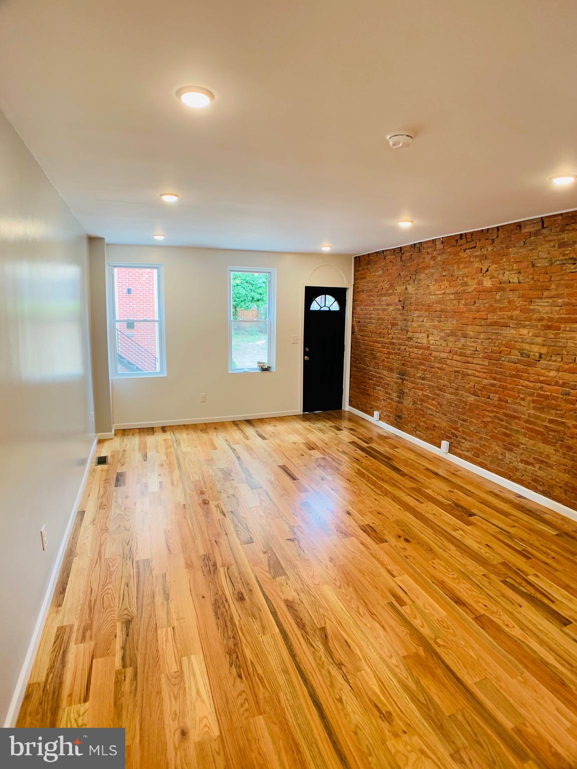 2033 Hope Street Philadelphia, PA 19122 - Photo 11 of 32 Empty Living Room