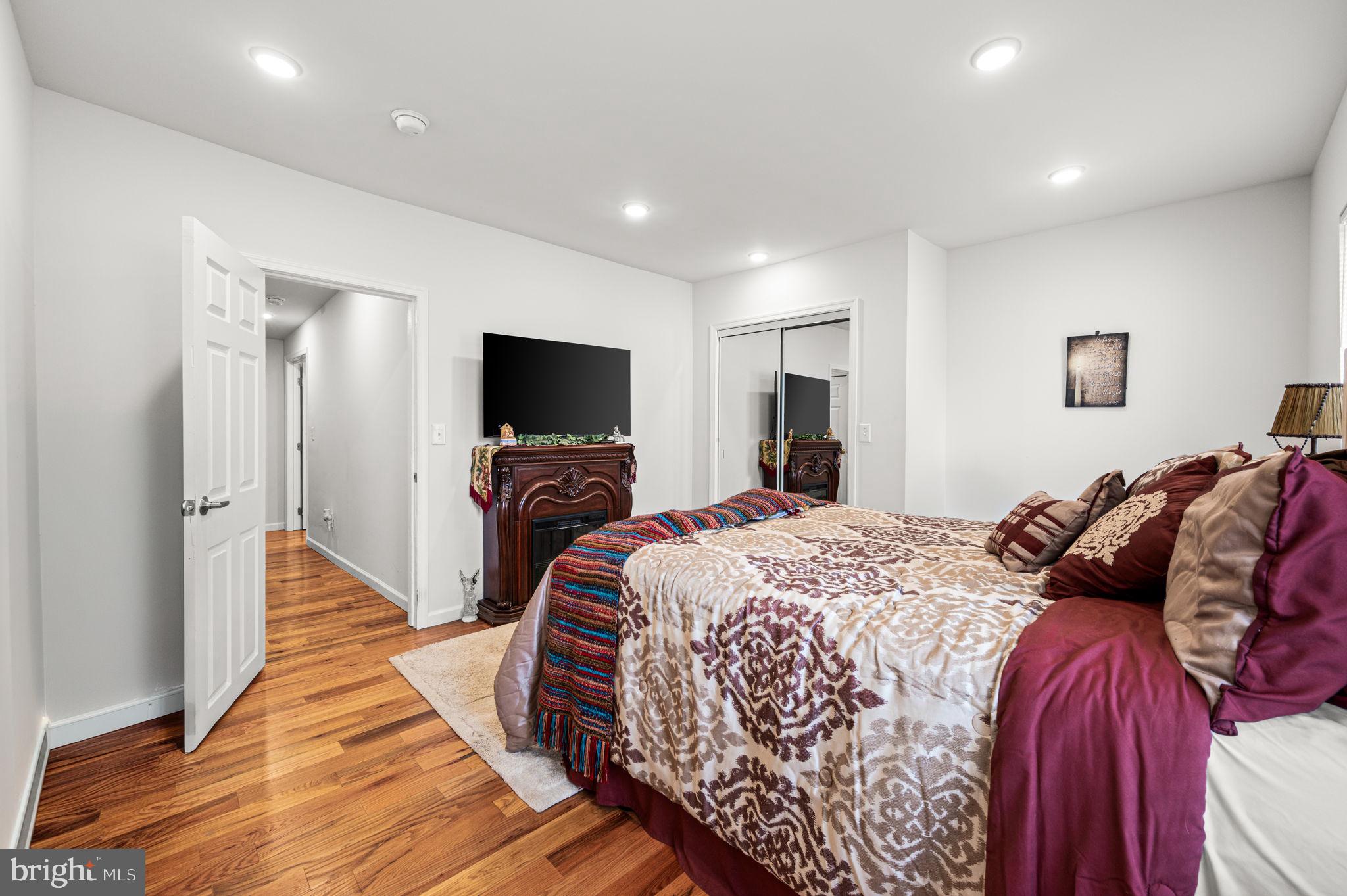 2033 Hope Street Philadelphia, PA 19122 - Photo 26 of 32 Furnished Front Bedroom
