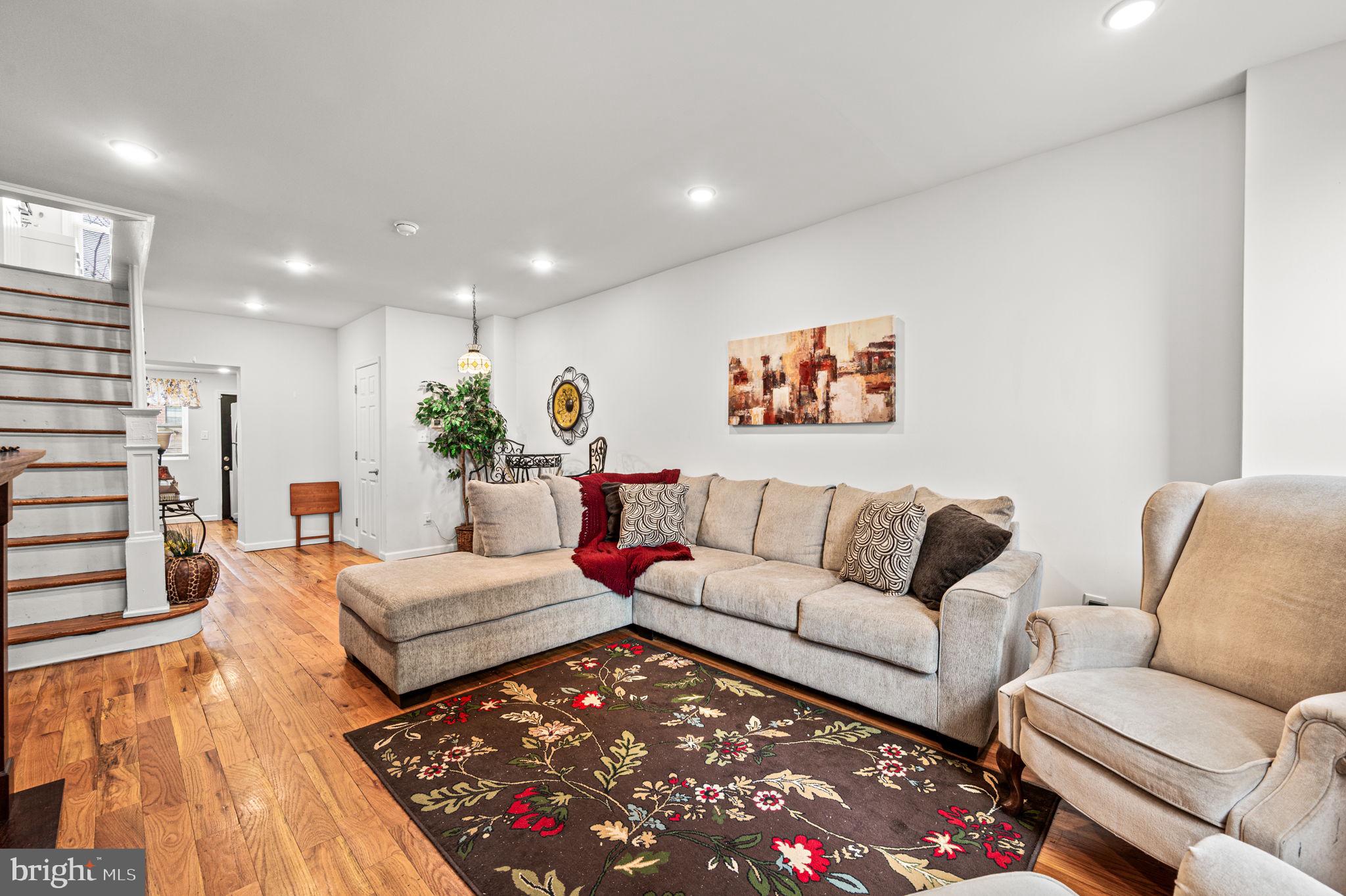 2033 Hope Street Philadelphia, PA 19122 - Photo 4 of 32 Furnished Current Living Room