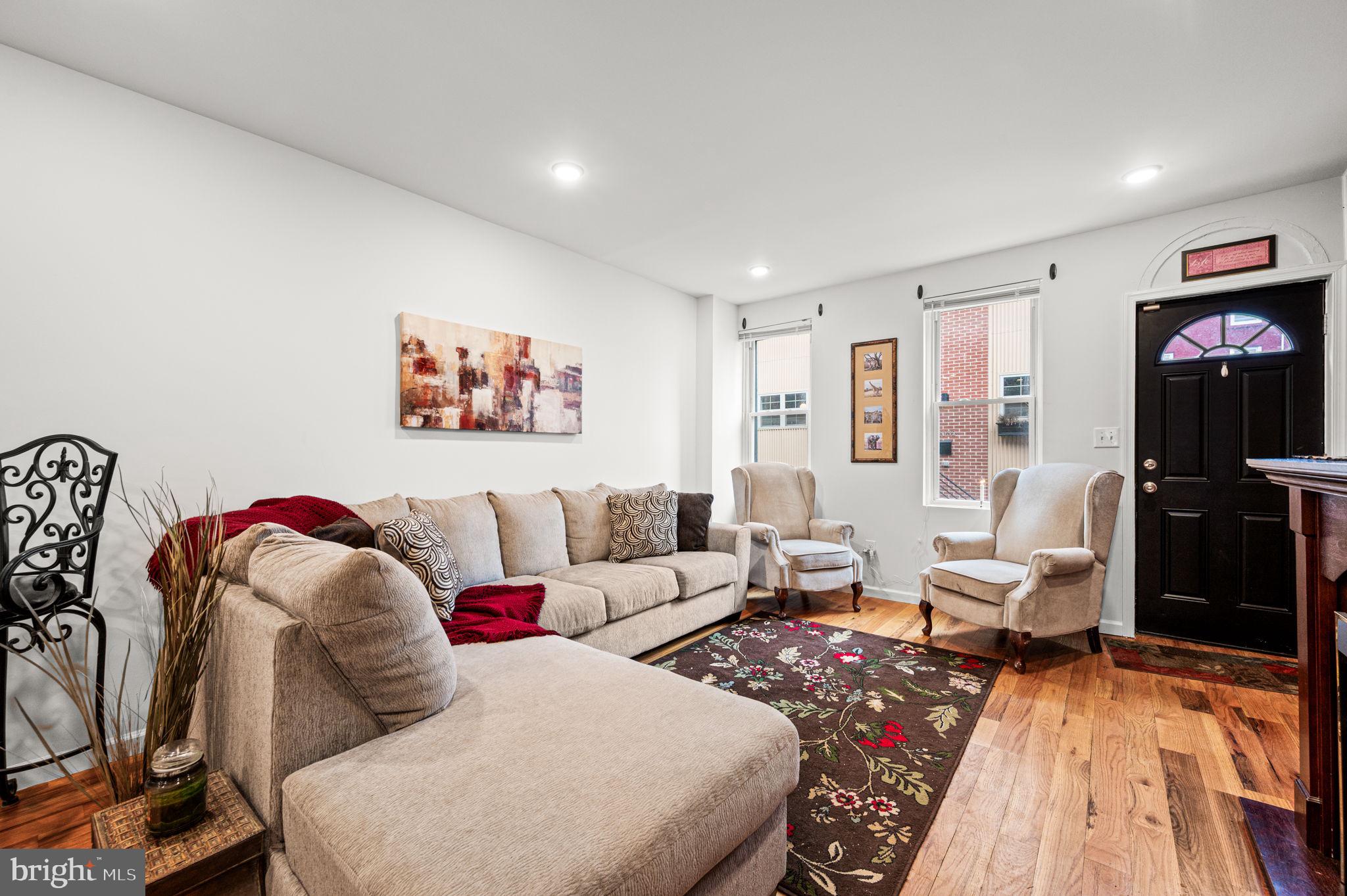 2033 Hope Street Philadelphia, PA 19122 - Photo 5 of 32 Furnished Current Living Room