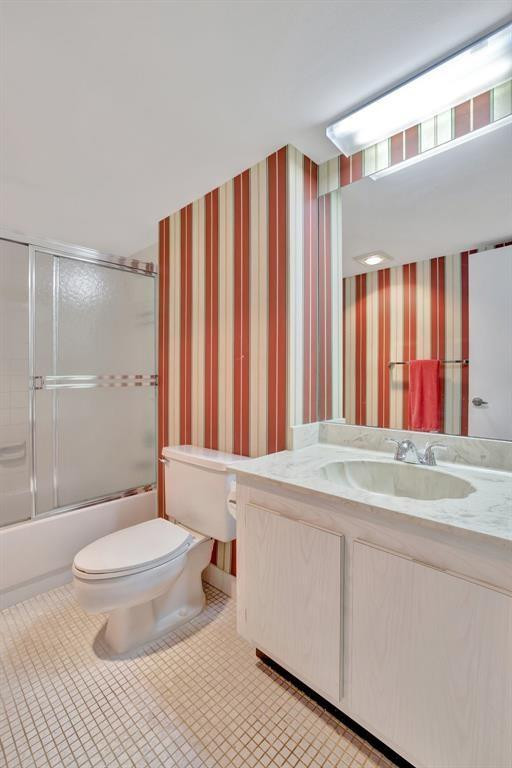 525 North Ocean Boulevard, Unit 522 Pompano Beach, FL 33062 - Photo 20 of 42 MASTER BATH