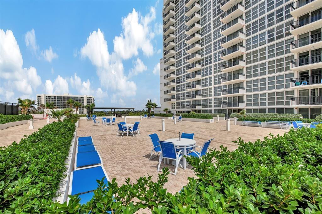 525 North Ocean Boulevard, Unit 522 Pompano Beach, FL 33062 - Photo 28 of 42 POOL DECK