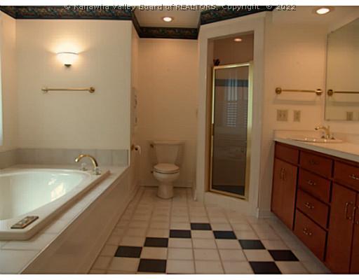 1 Kori Road Charleston, WV 25304 - Photo 11 of 16 Upper Level Bathroom.