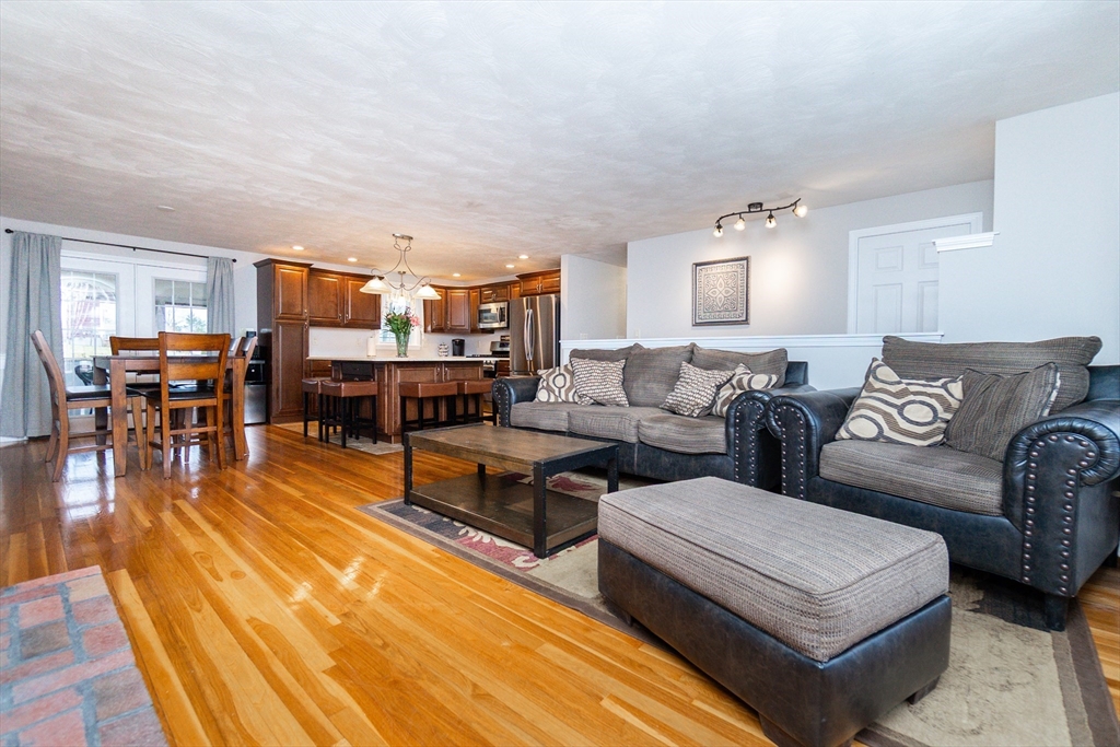 14 Oak Grove Road Randolph, MA 02368 - Photo 11 of 38