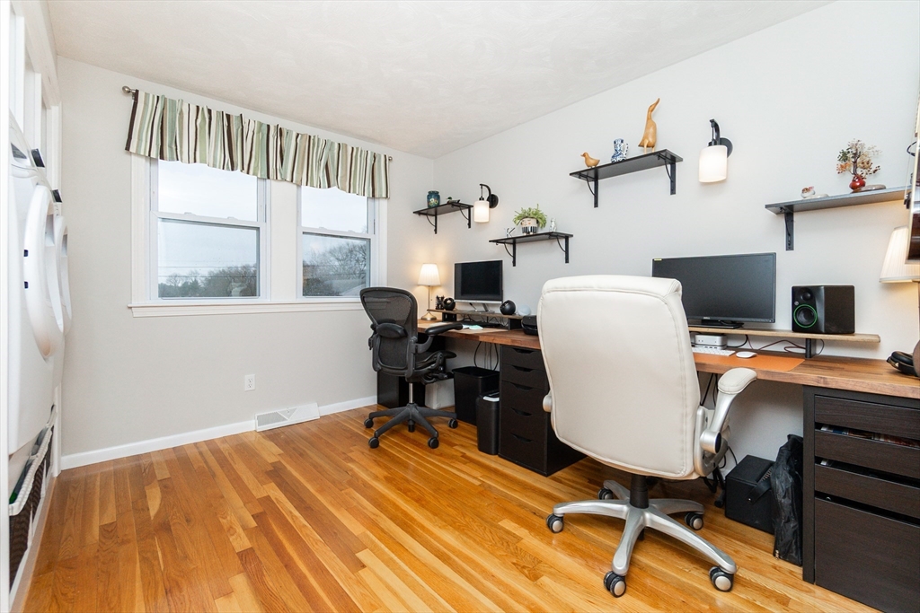 14 Oak Grove Road Randolph, MA 02368 - Photo 20 of 38