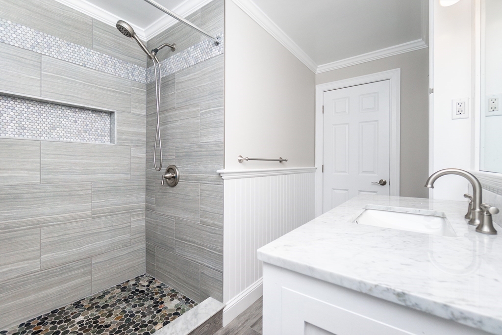 14 Oak Grove Road Randolph, MA 02368 - Photo 26 of 38