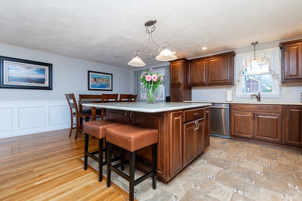 14 Oak Grove Road Randolph, MA 02368 - Photo 5 of 38