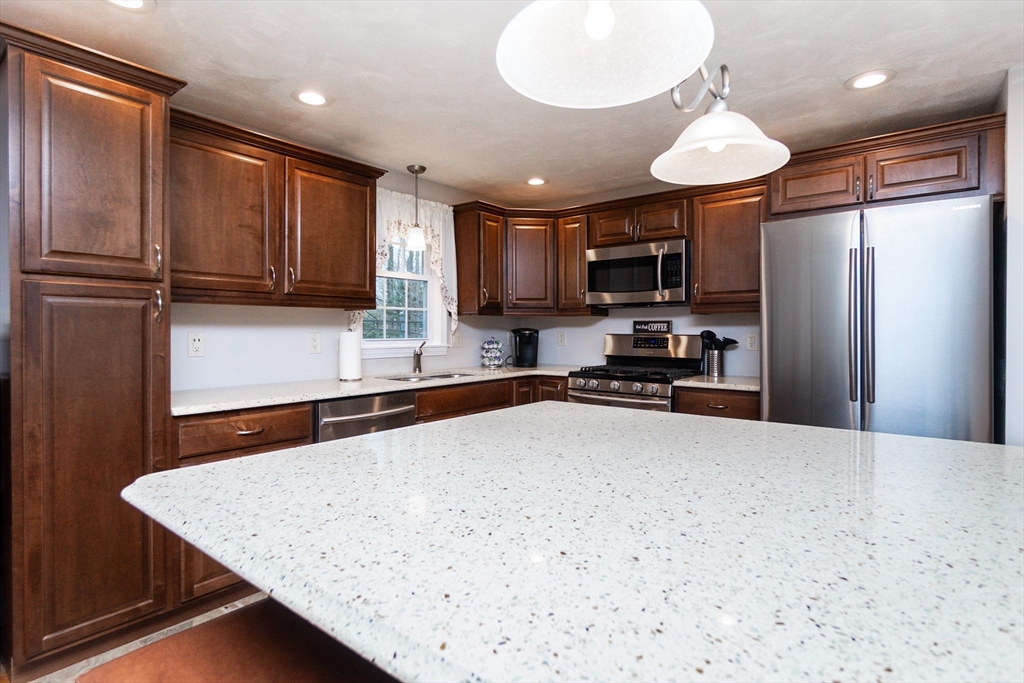 14 Oak Grove Road Randolph, MA 02368 - Photo 7 of 38