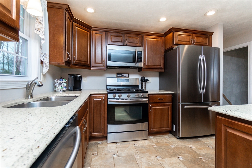 14 Oak Grove Road Randolph, MA 02368 - Photo 8 of 38