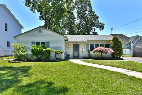 $619,999 | 18 Boston Avenue, Massapequa, NY 11758