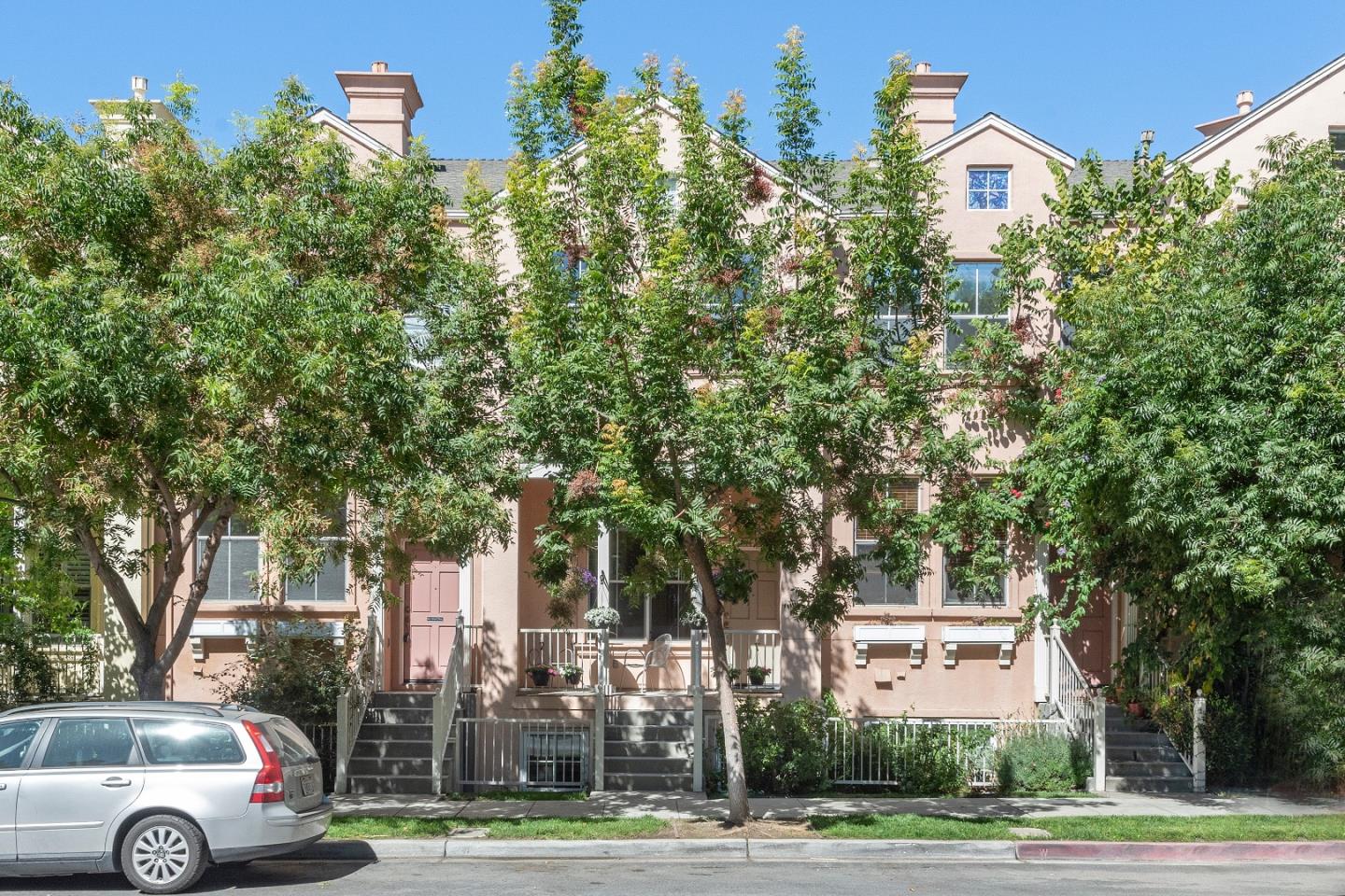 150 Pacchetti Way Mountain View, CA 94040 - Photo 2 of 23 Gallery Image 2
