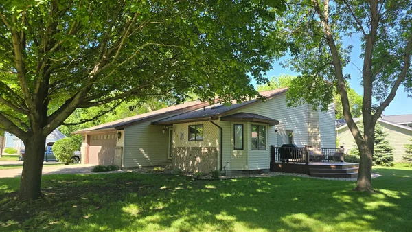$299,900 | 605 Van Buren Street, Marshall, MN 56258