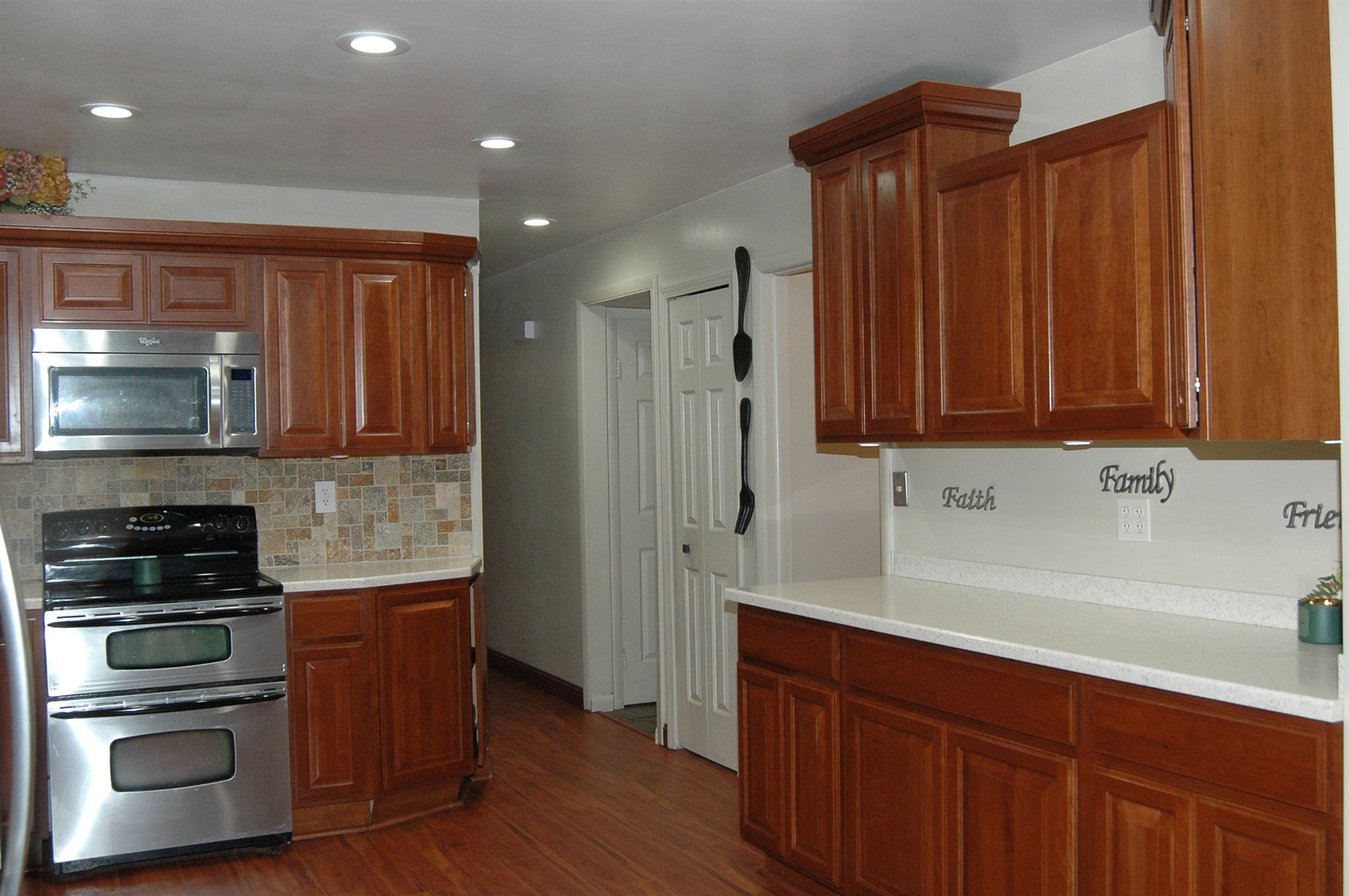 5949 York Road South Bend, IN 46614 - Photo 7 of 33 Gallery Image 7