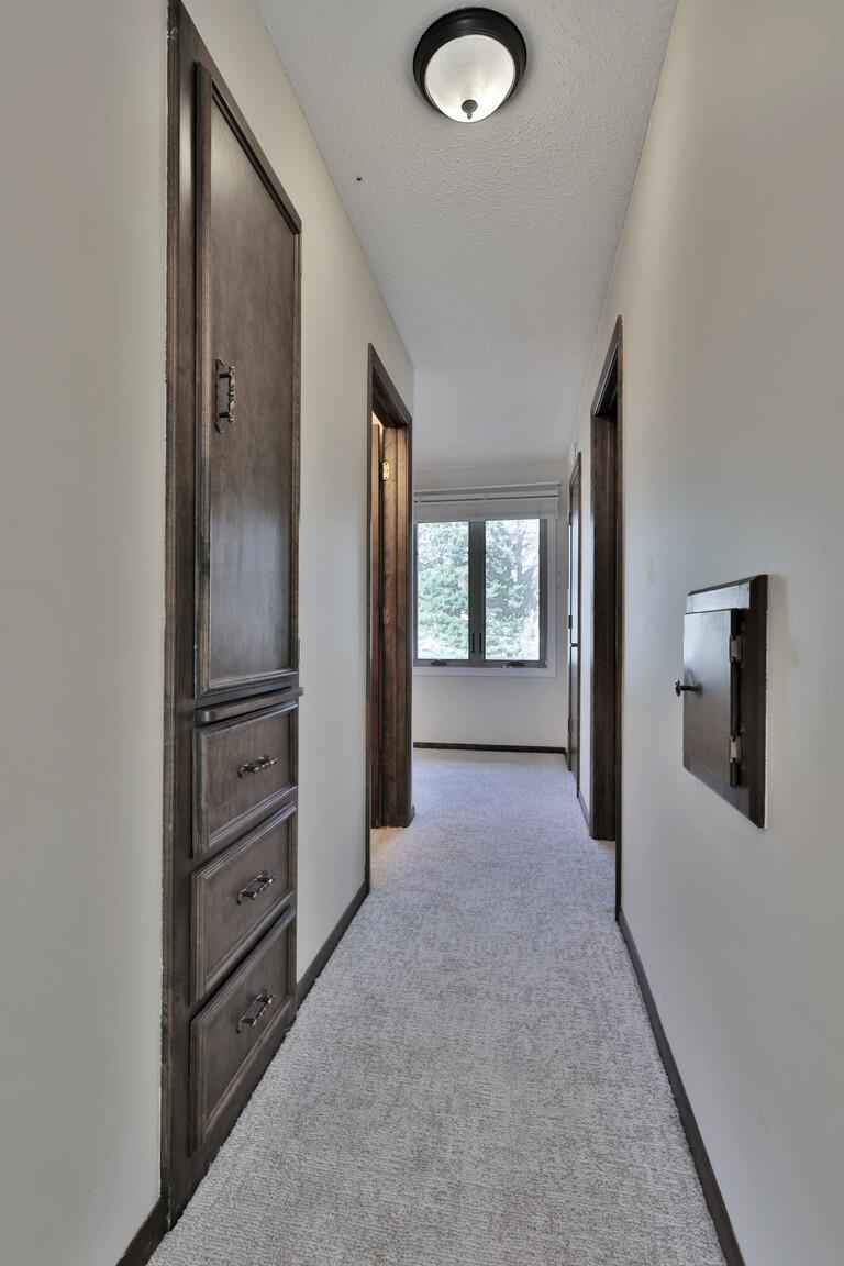 8276 Kingslee Road Bloomington, MN 55438 - Photo 23 of 33