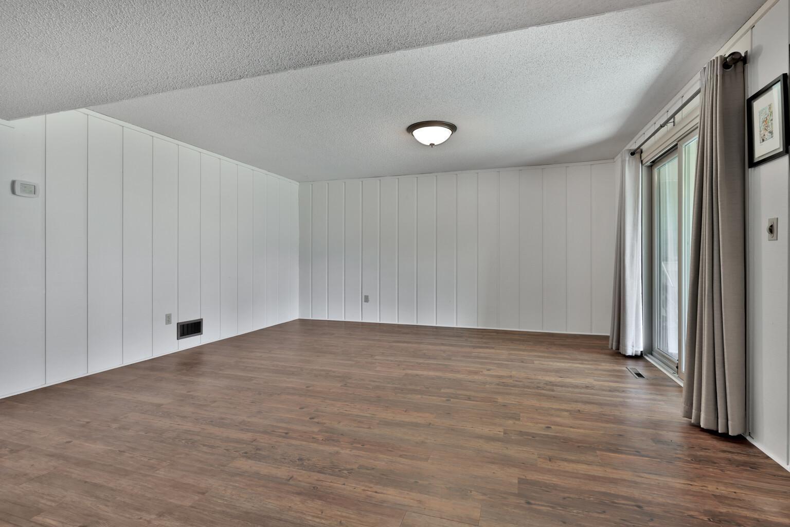 8276 Kingslee Road Bloomington, MN 55438 - Photo 25 of 33