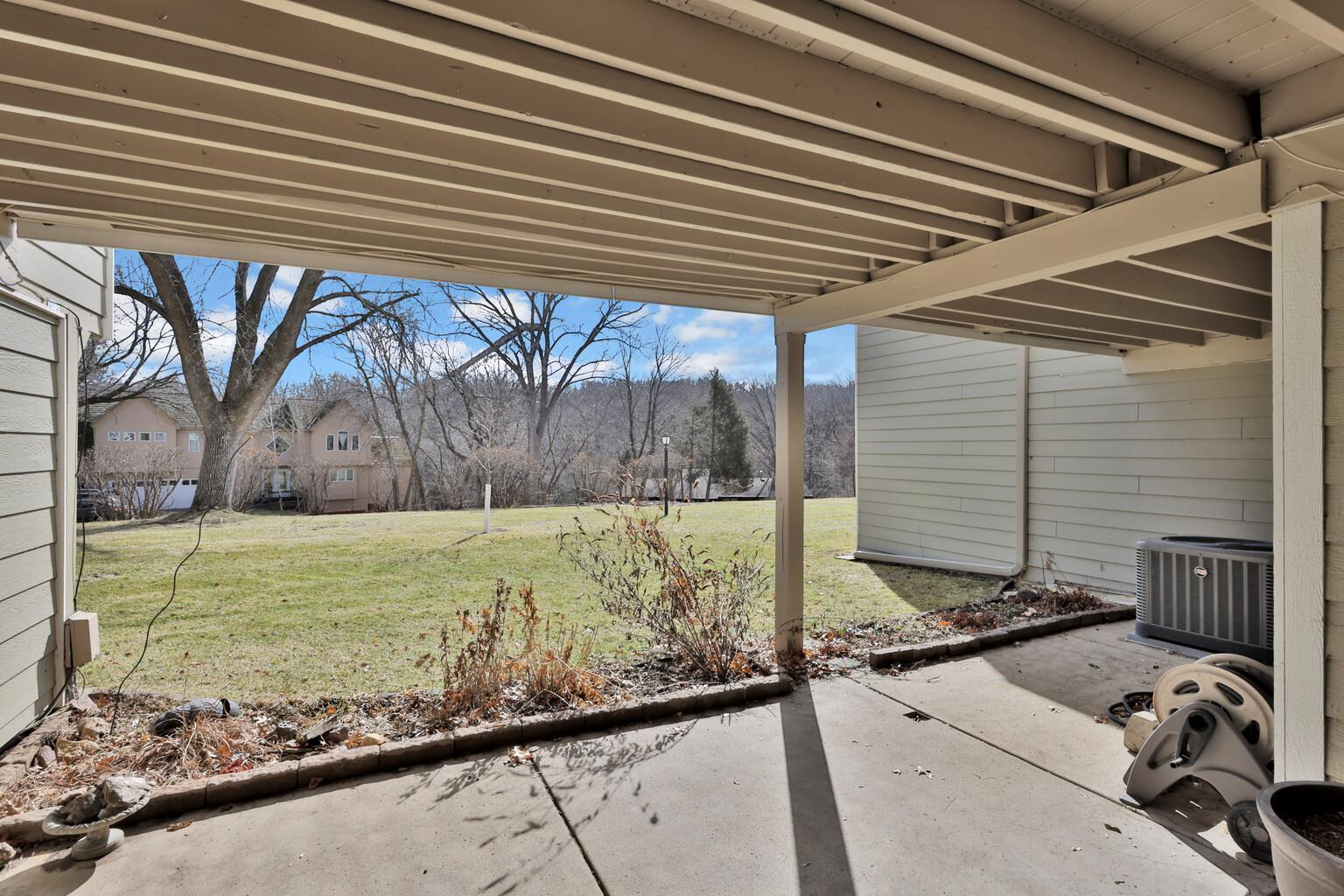 8276 Kingslee Road Bloomington, MN 55438 - Photo 28 of 33
