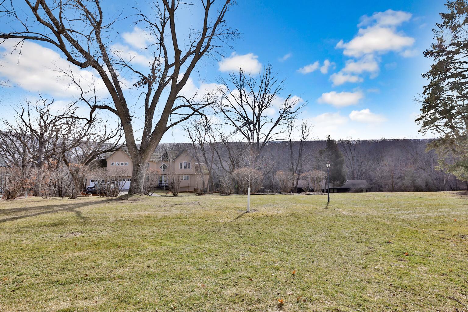 8276 Kingslee Road Bloomington, MN 55438 - Photo 29 of 33