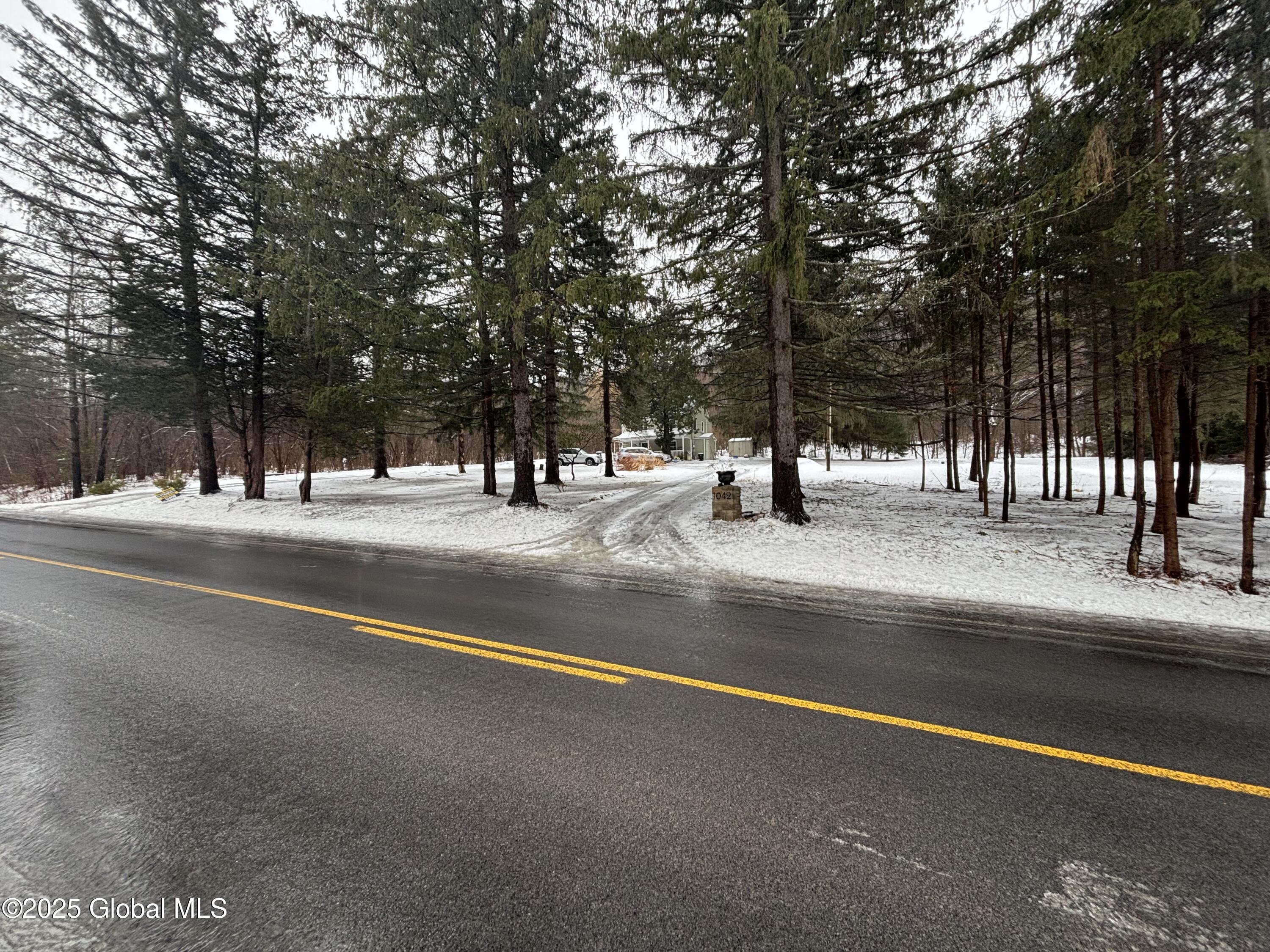 1042 Coddington Road Ithaca, NY 14850 - Photo 3 of 84 U Shaped Driveway