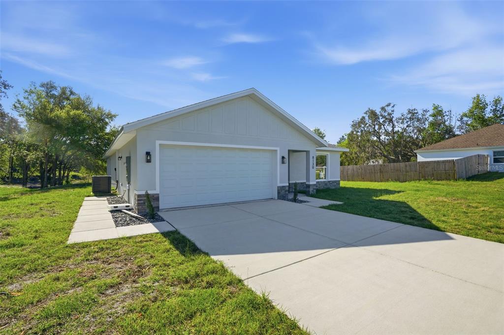 8130 Ridge Road Weeki Wachee, FL 34613 - Photo 4 of 57