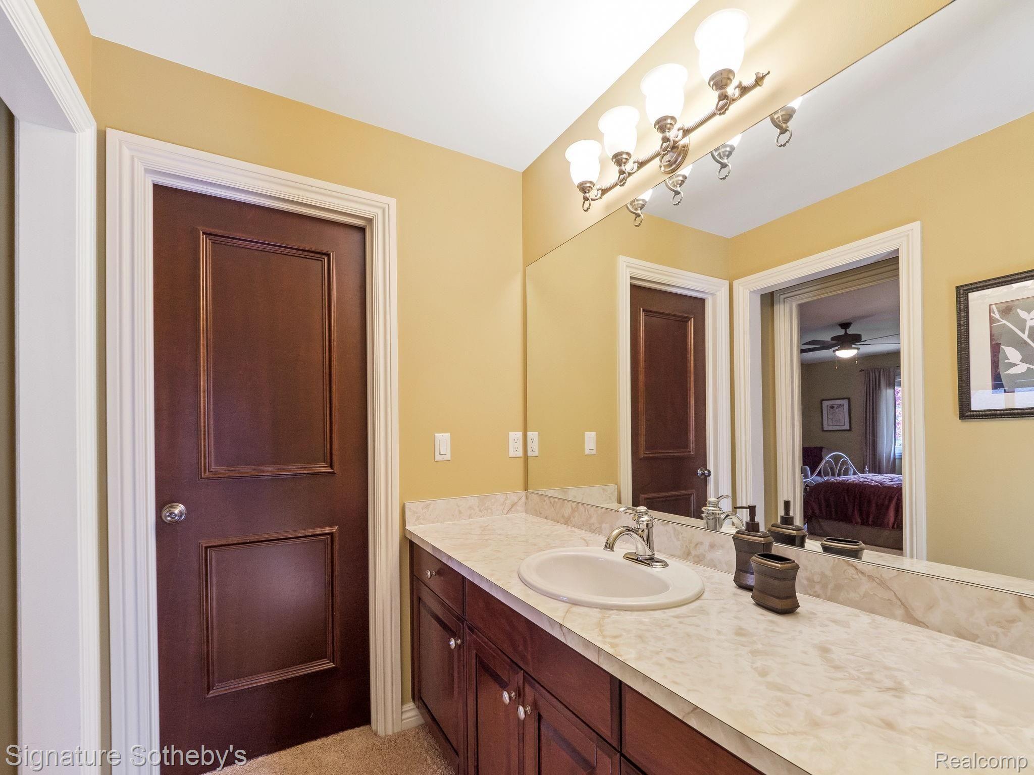 4788 Crestone Way Rochester, MI 48306 - Photo 50 of 63 JACK AND JILL BATHROOM