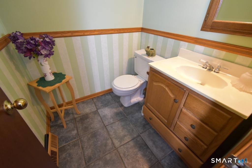 159 Robertson Street, Unit 159 Bristol, CT 06010 - Photo 15 of 33