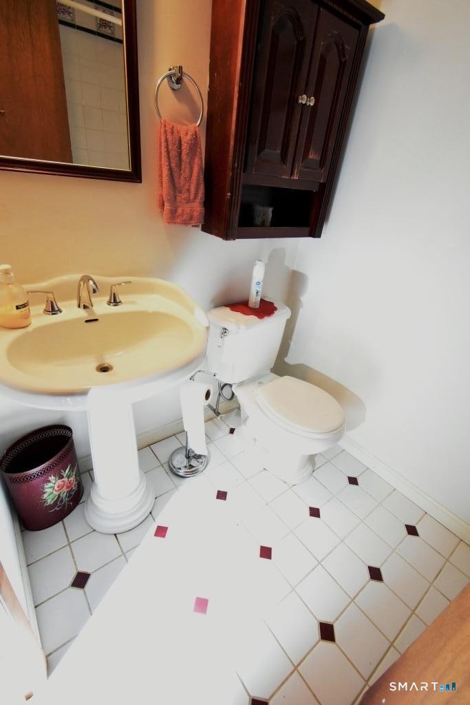 159 Robertson Street, Unit 159 Bristol, CT 06010 - Photo 19 of 28