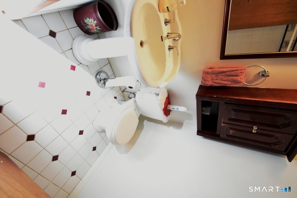 159 Robertson Street, Unit 159 Bristol, CT 06010 - Photo 20 of 33