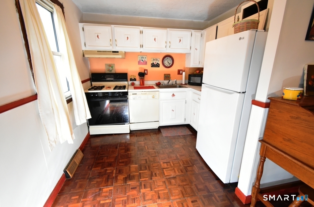 159 Robertson Street, Unit 159 Bristol, CT 06010 - Photo 8 of 28