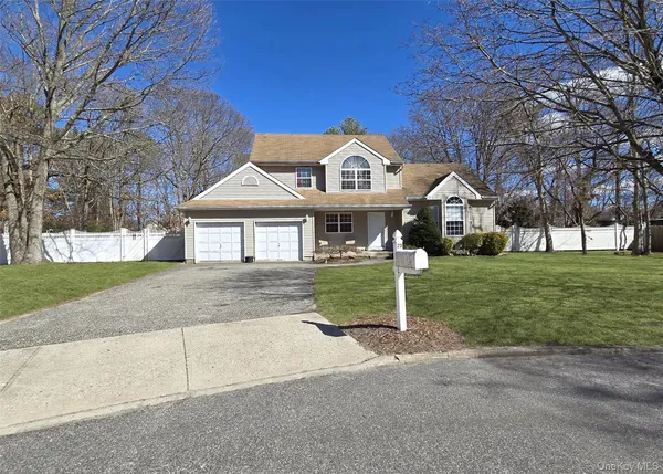 $629,990 | 23 Shamrock Lane, Centereach, NY 11720