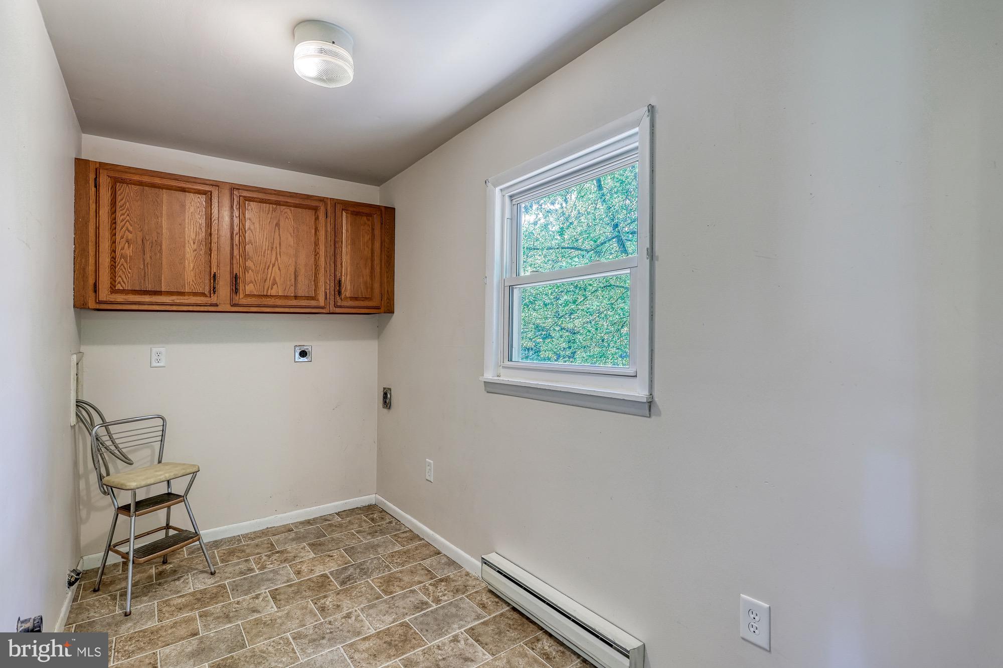 770 Church Road York, PA 17404 - Photo 23 of 44 Laundry room
