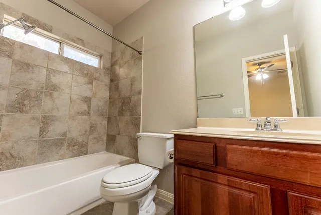 $2,295 | 3000 Govalle Avenue, Unit B, Austin, TX 78702