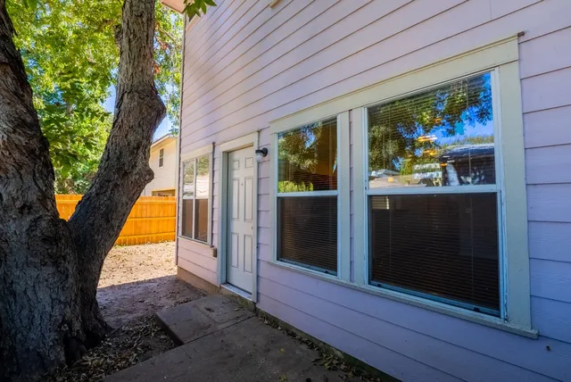 $2,295 | 3000 Govalle Avenue, Unit B, Austin, TX 78702