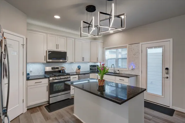 $425,000 | 2818 Frisee Drive, Madison, WI 53711